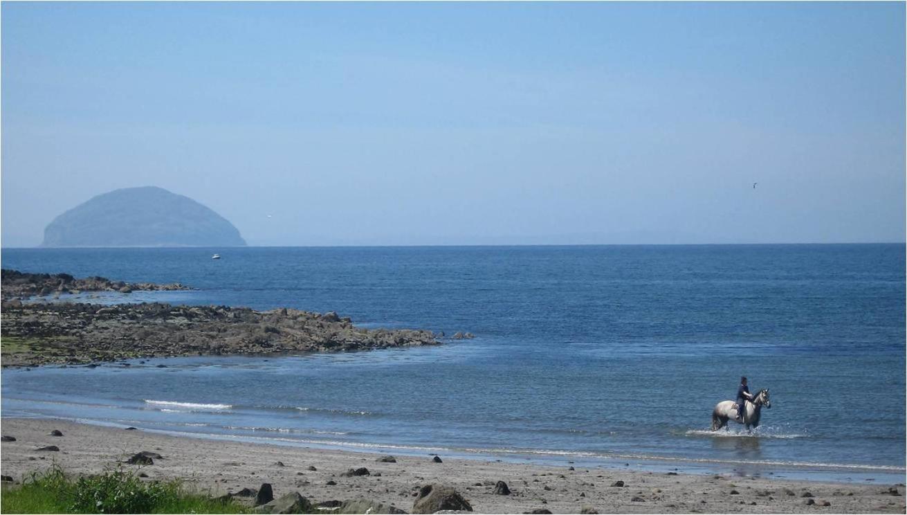 Woodland Bay Hotel Girvan Exterior photo